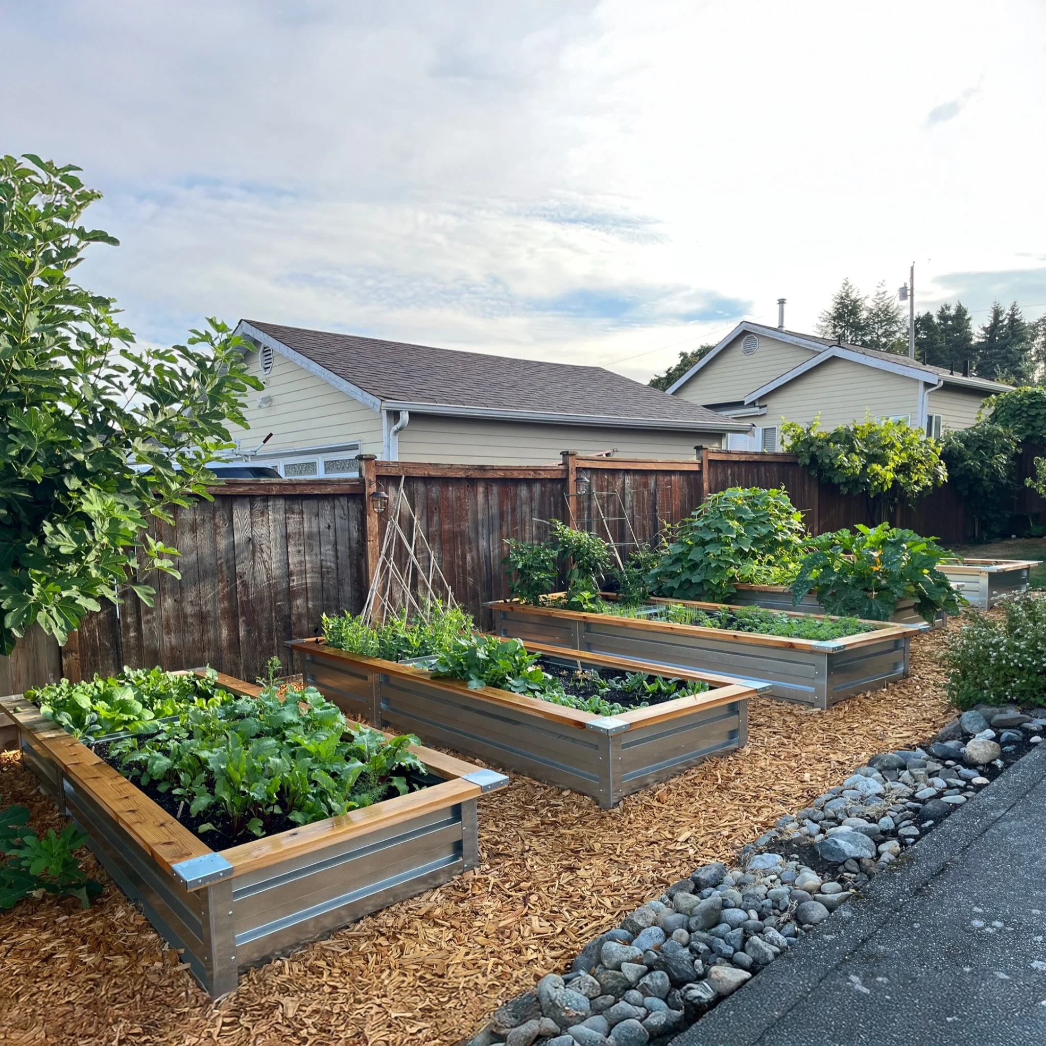 3.5' x 7' Galvanized Steel Raised Garden Bed Kit