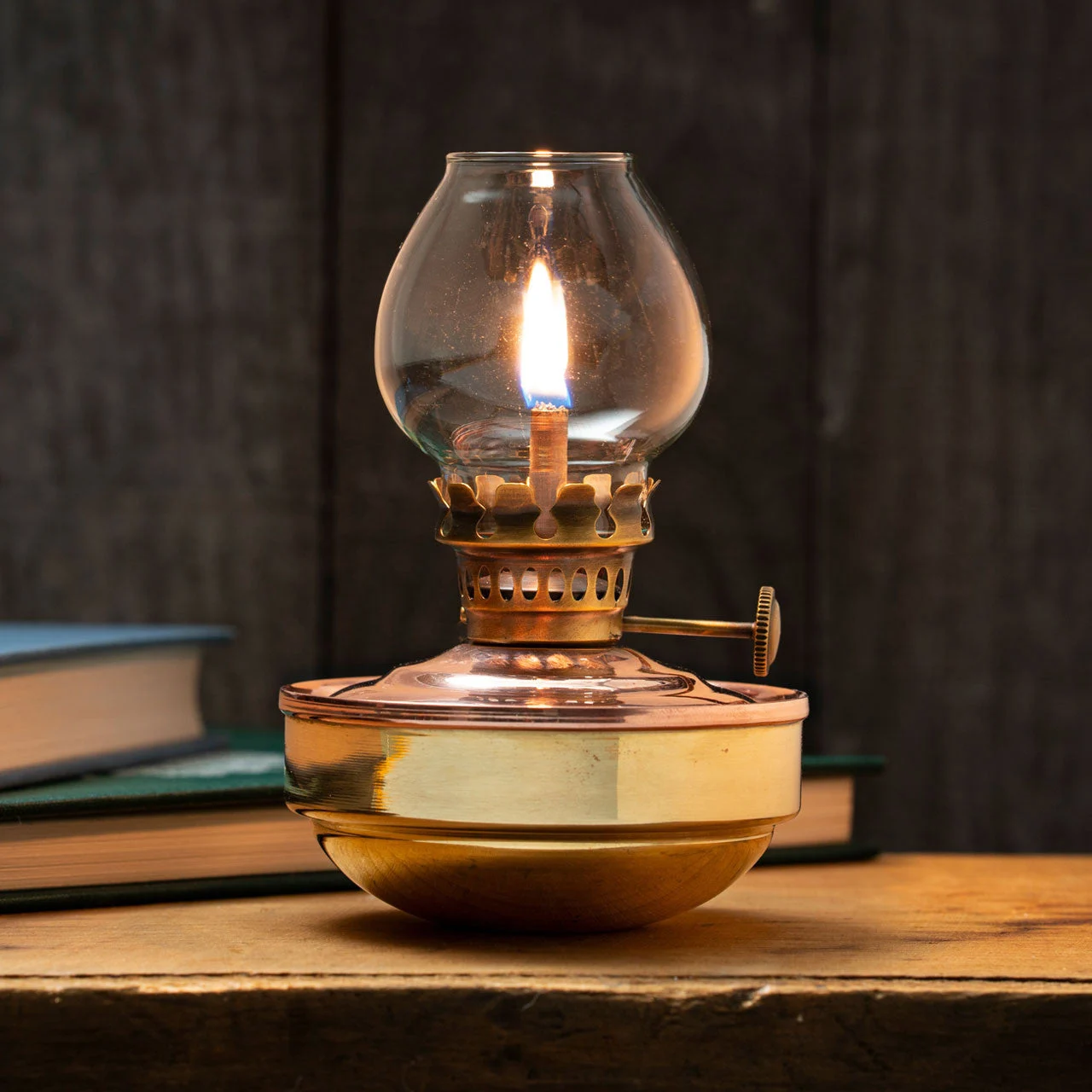 naval-style-brass-oil-lamp.webp Naval-Style Brass Oil Lamp